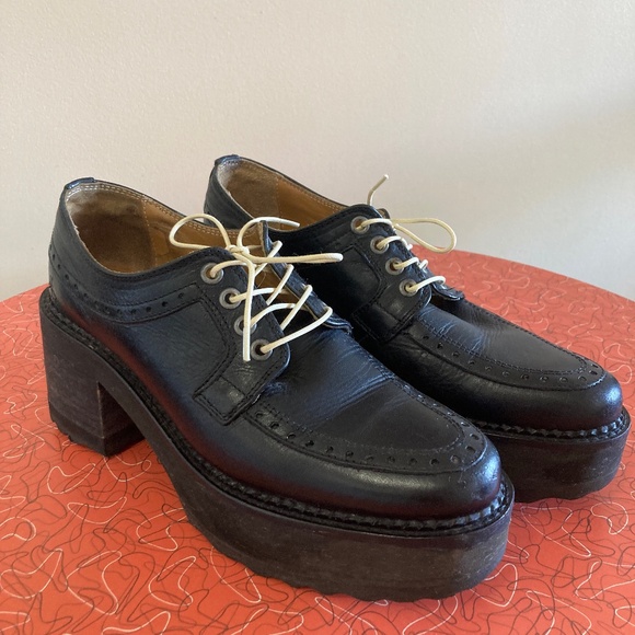 John Fluevog Shoes - JOHN FLUEVOG ARACELY BOOT SIZE 9